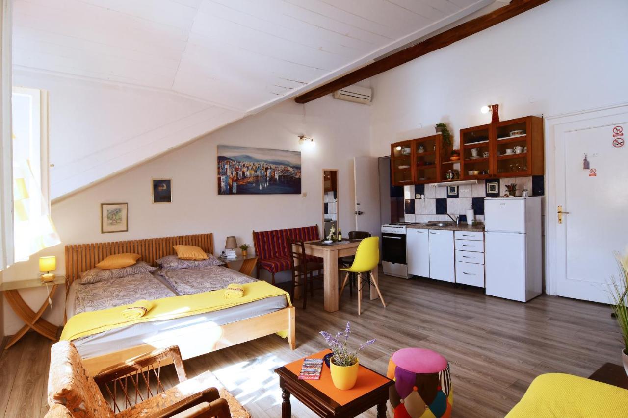 Ferienwohnung Rosi Split Exterior foto